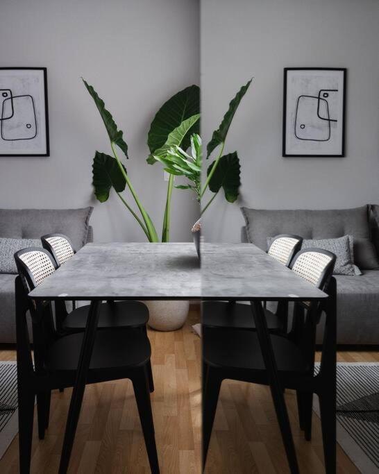 Your Cosy Perch In The Heart Of The Athenian Buzz Apartment *