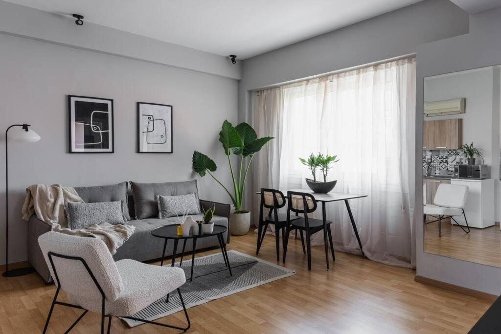 Апартаменты Your Cosy Perch In The Heart Of The Athenian Buzz *